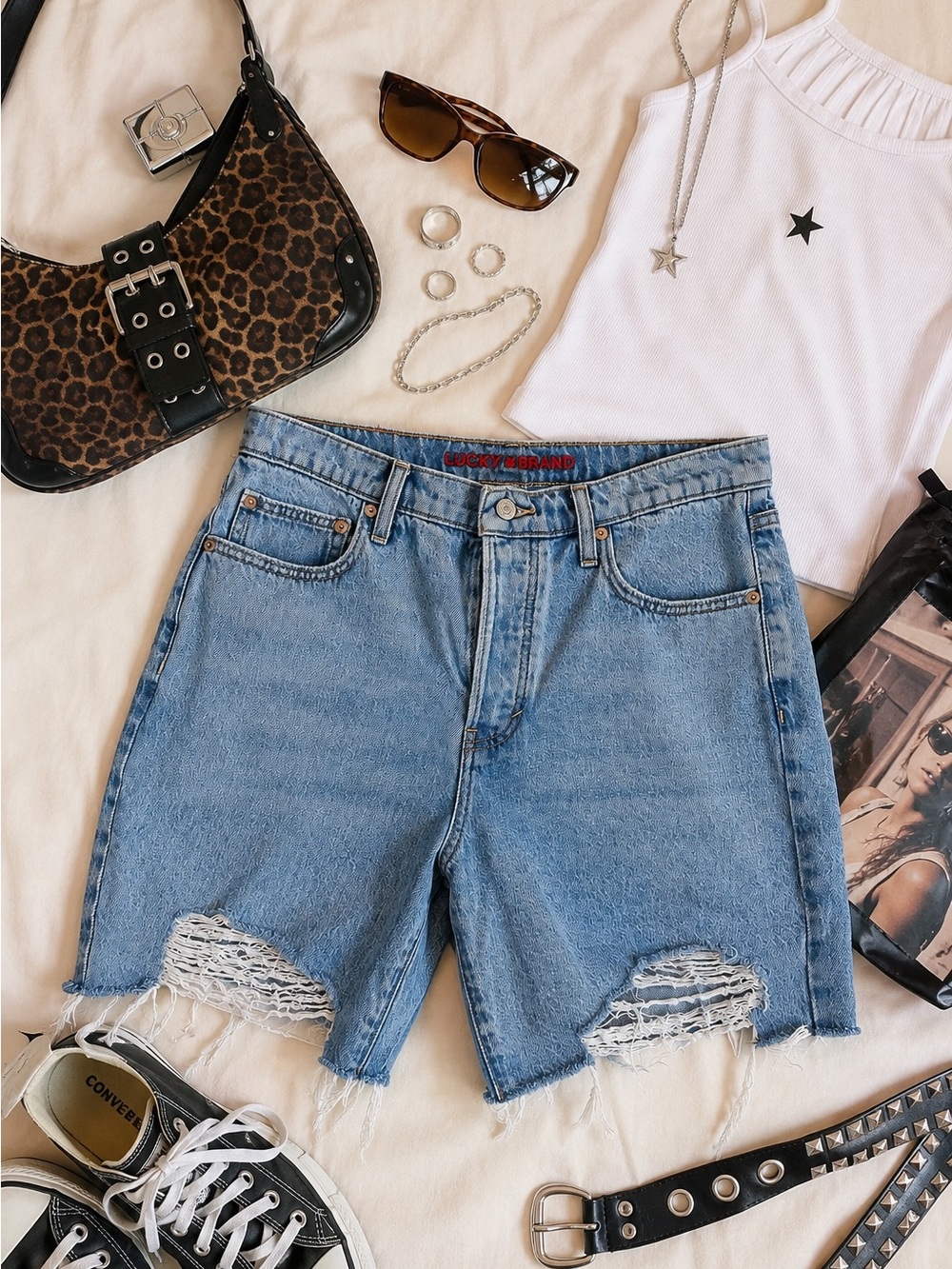 Lucky Brand Distressed Denim Shorts Size 10 Light Wash Casual Edgy Grunge Indie‎